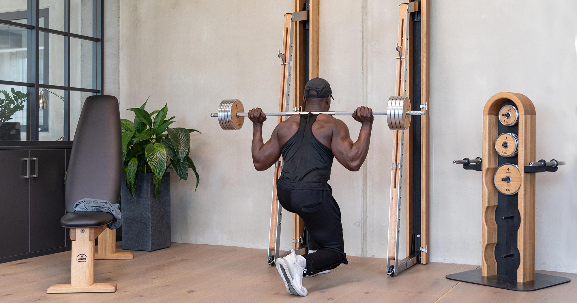 NOHRD SquatRack – stilren og solid løsning for styrketrening