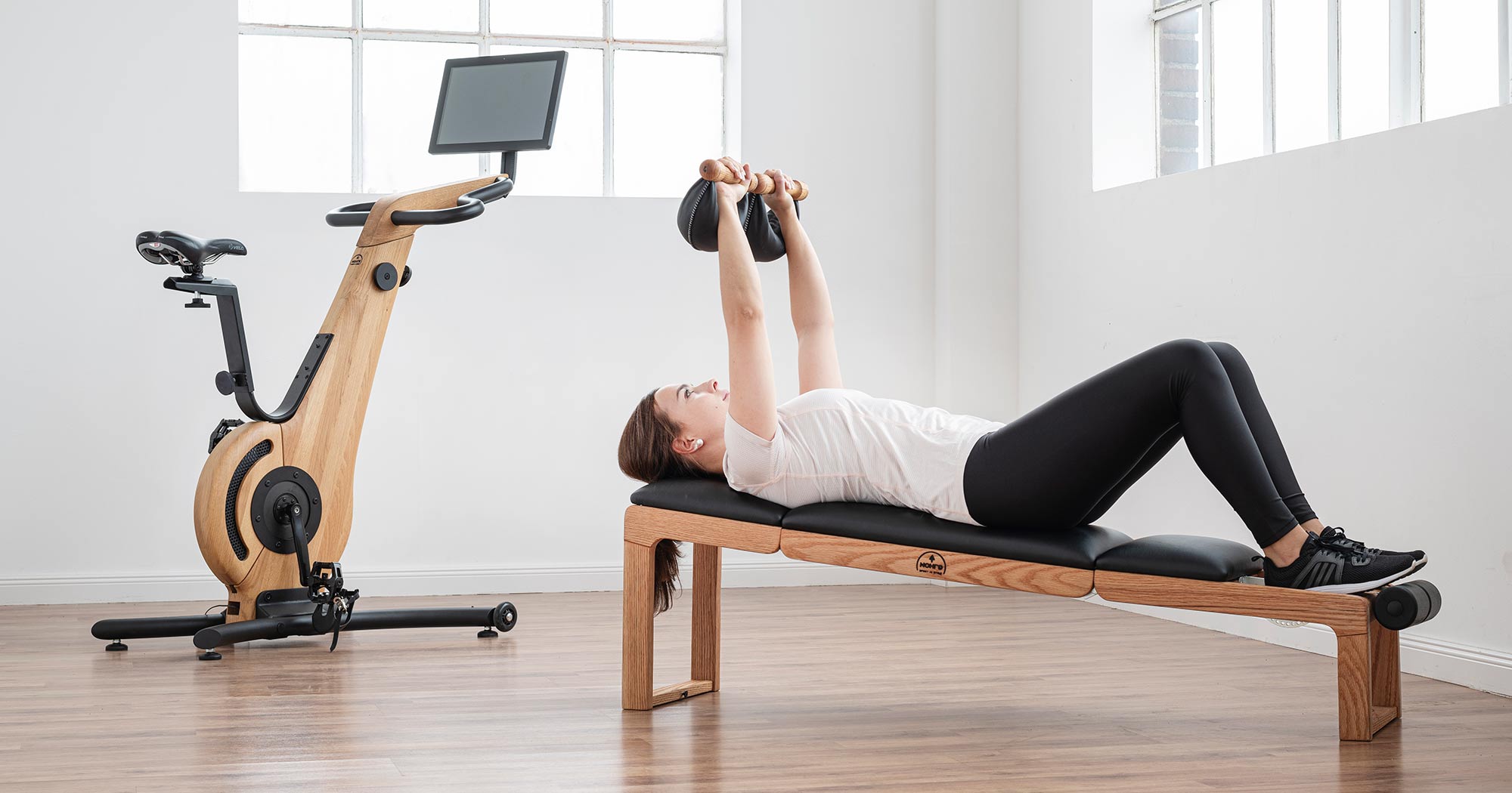 NOHRD TriaTrainer – en allsidig treningsbenk med elegant design